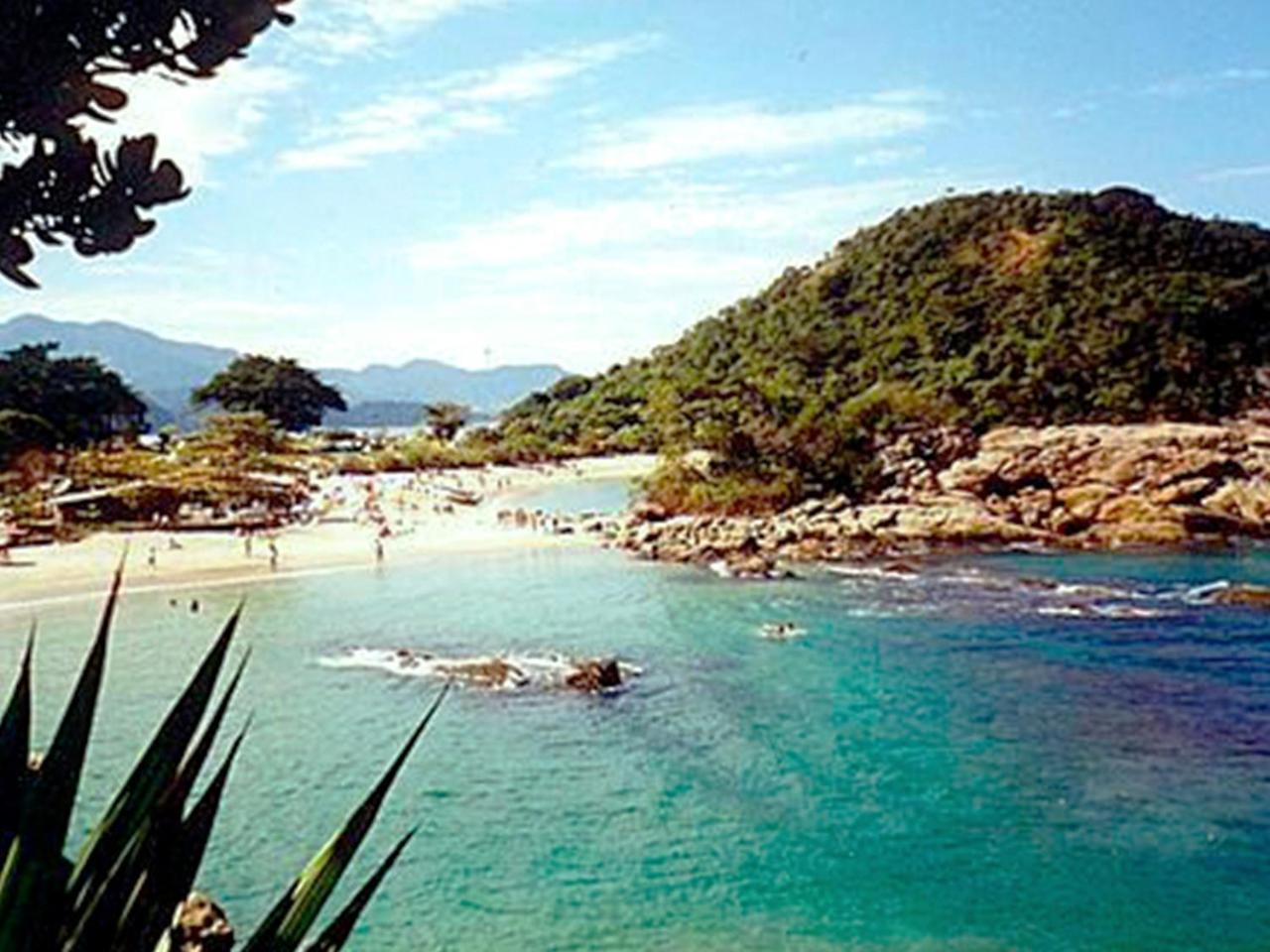 Hospeda - *
